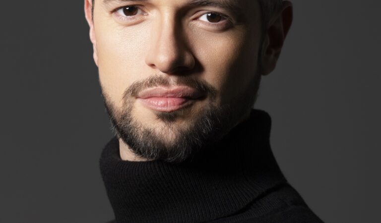 Iker Madrid es Hilario “El Trenza” en «Mi Rival»